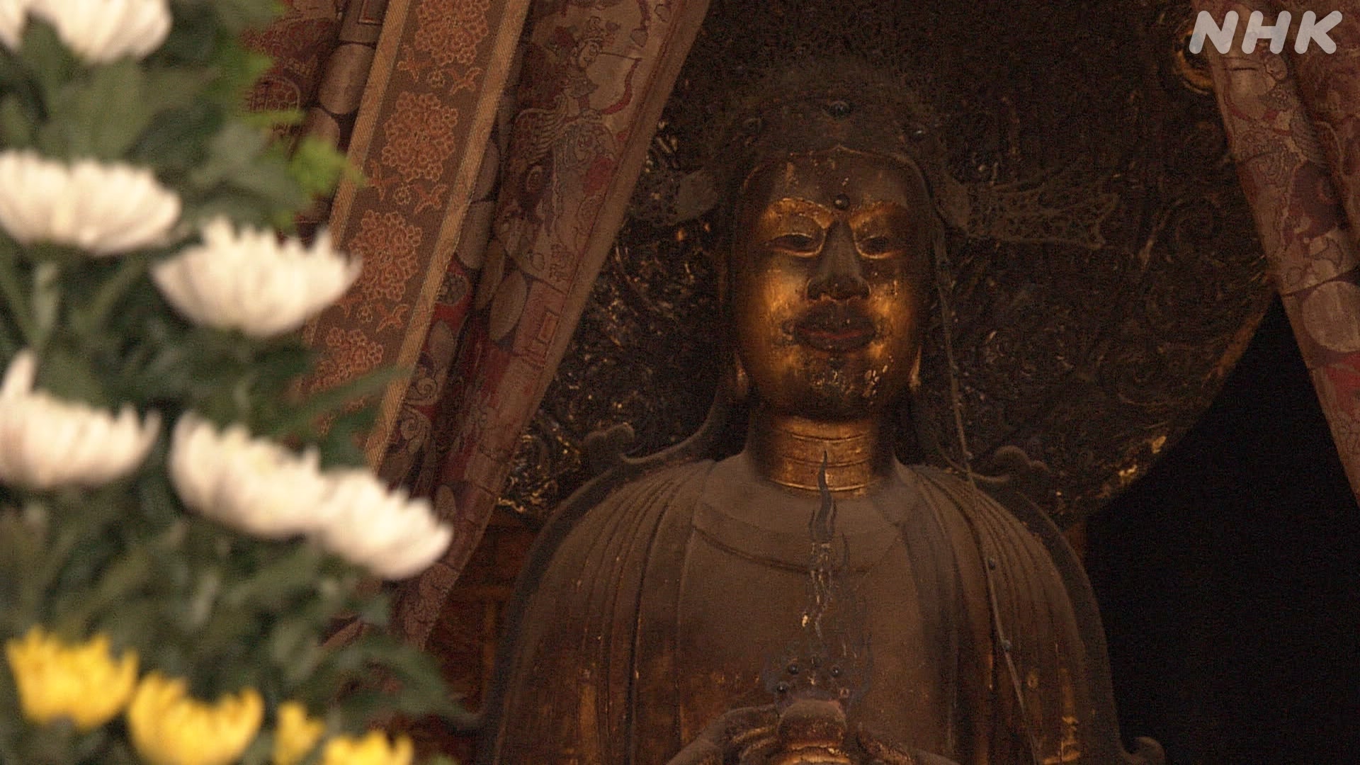 法隆寺国の宝になっている仏像を見ることができる