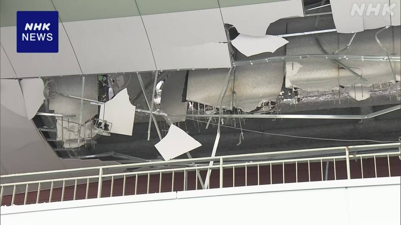 屋根から落ちる雪に気をつけて