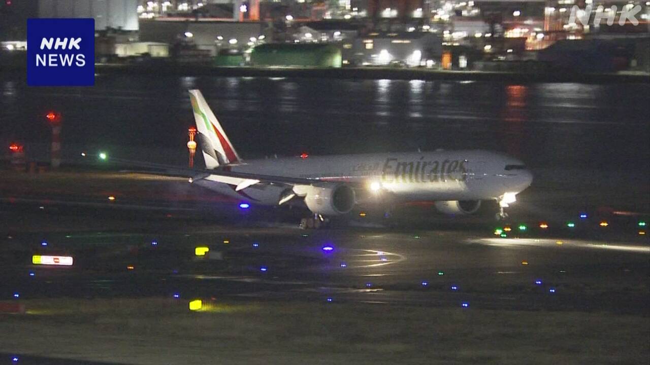 空港が閉まっていた中東ドバイからの飛行機が日本に着いた