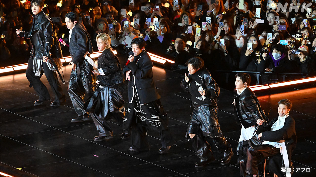 韓国の「BTS」久しぶりのコンサートに4万人以上集まった