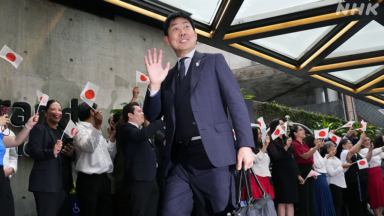サッカーワールドカップ日本の選手がメキシコに着いた
