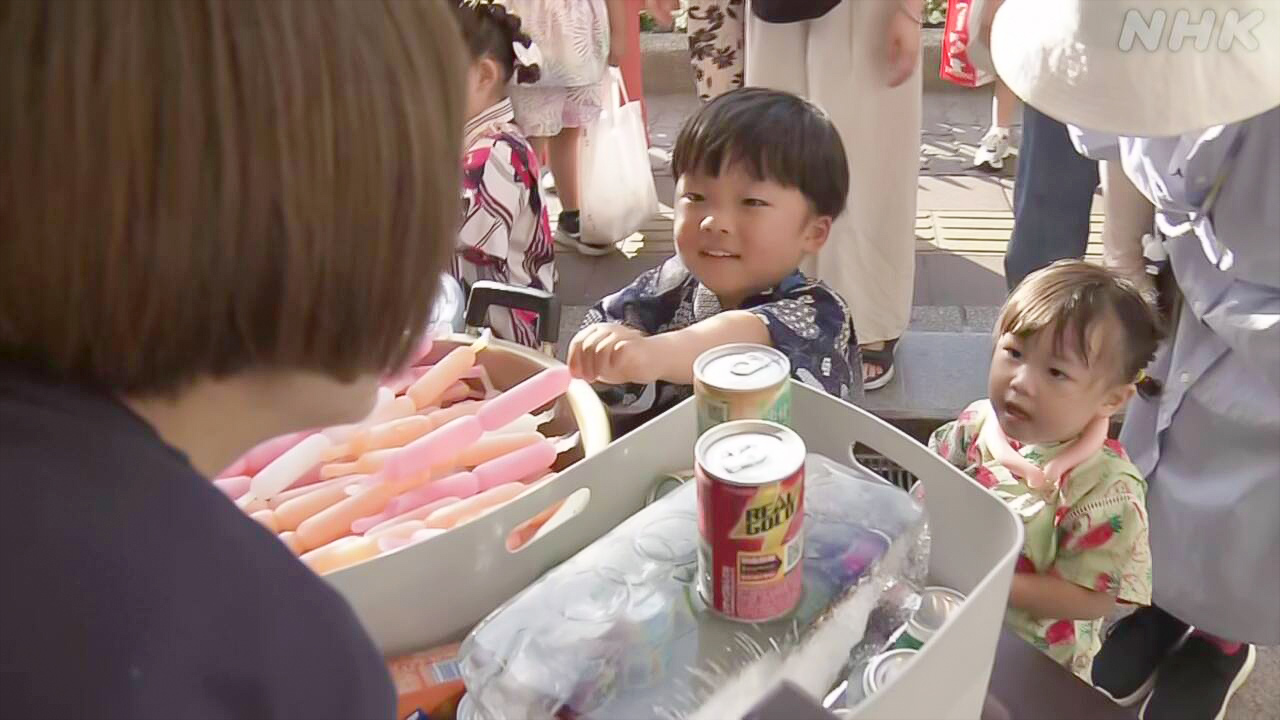 北海道函館市七夕の行事「ろうそくもらい」があった